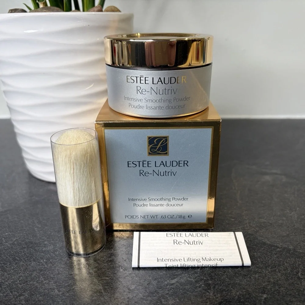 Estee Lauder Re-Nutriv Intense Smoothing Powder 02 LIGHT-MEDIUM .63oz  SEALED
